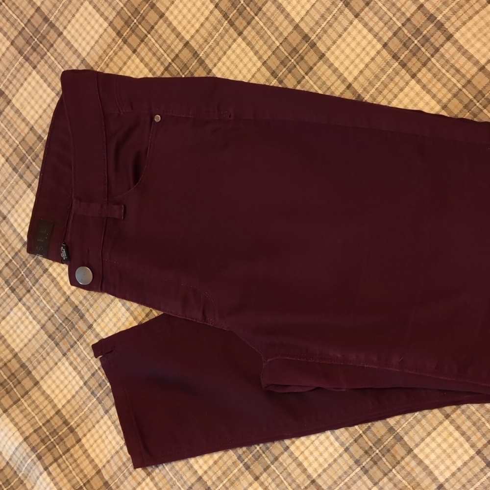 Tinsel wine red women's pants. Size 29.